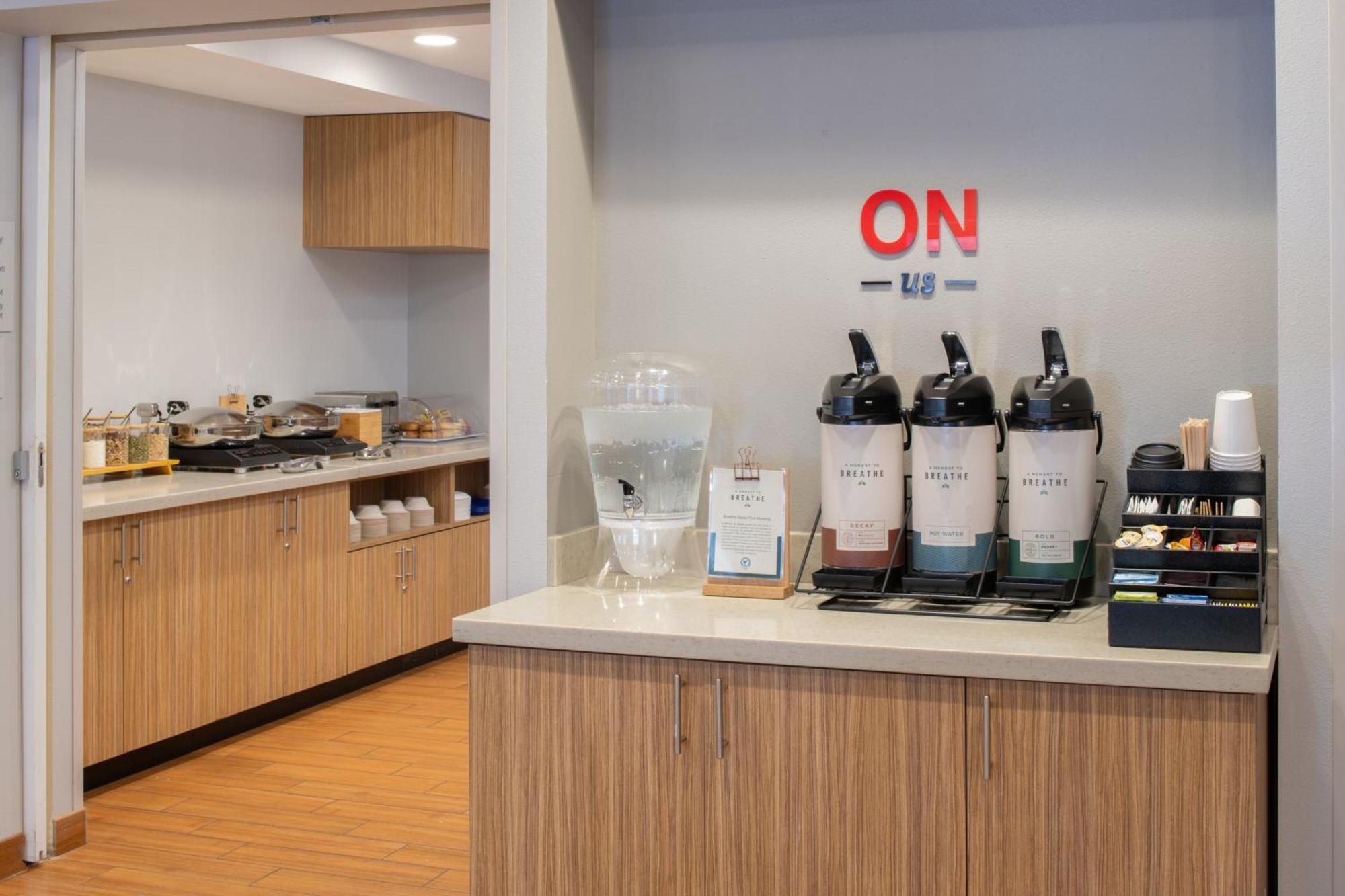 奥林匹亚万豪广场套房酒店 外观 照片